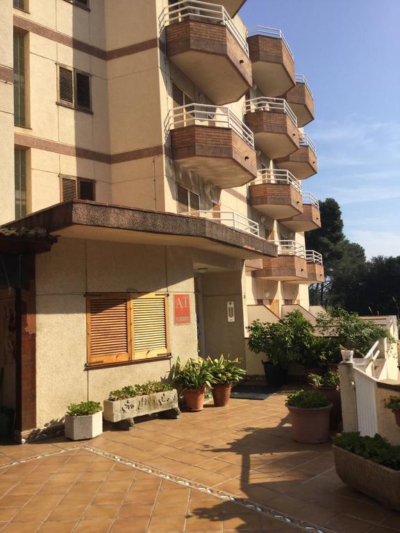 Apartamentos Eva Costa Brava 外观 照片