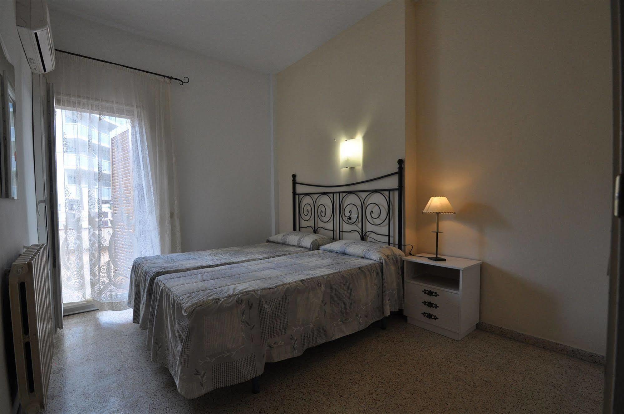 Apartamentos Eva Costa Brava 外观 照片